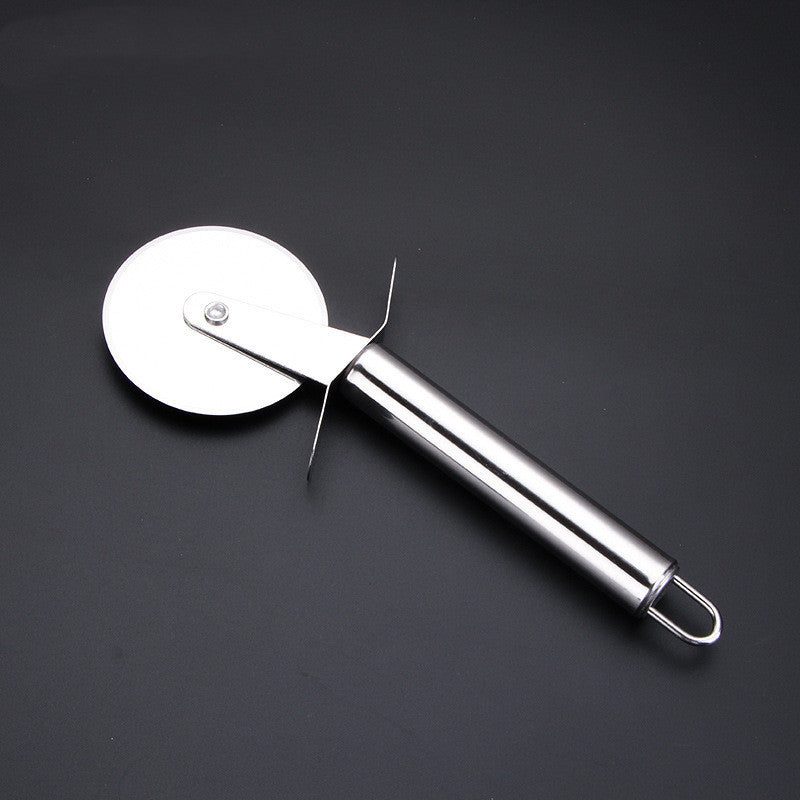Stainless steel single blade pizza cutter for smooth slicing