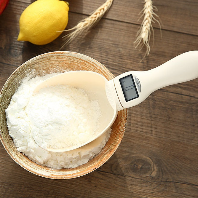 Smart measuring spoon scale for precise kitchen ingredient weighing