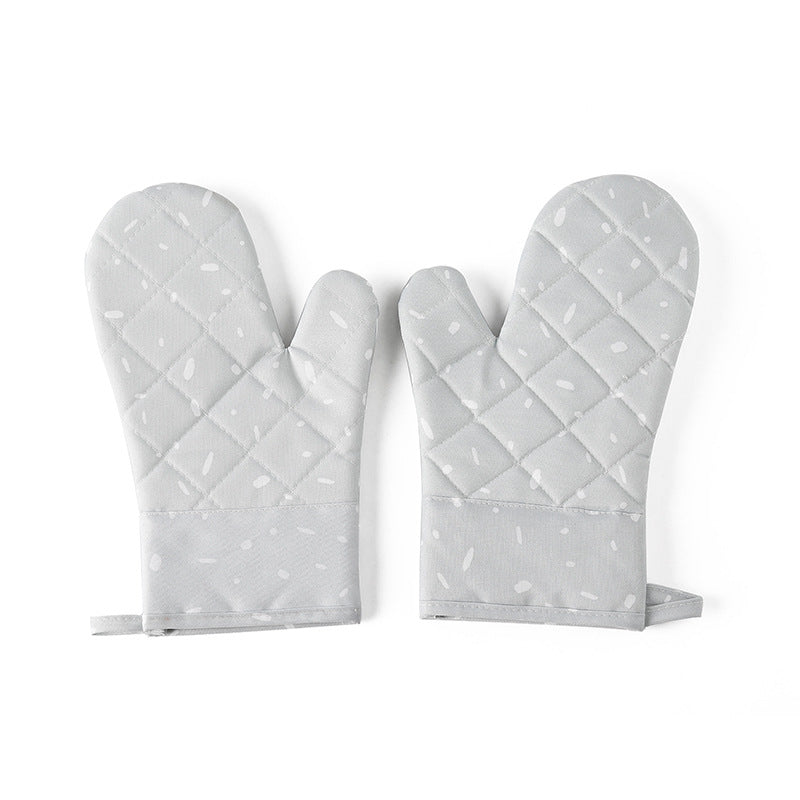 Heat insulating fabric gloves for baking and cooking tasks