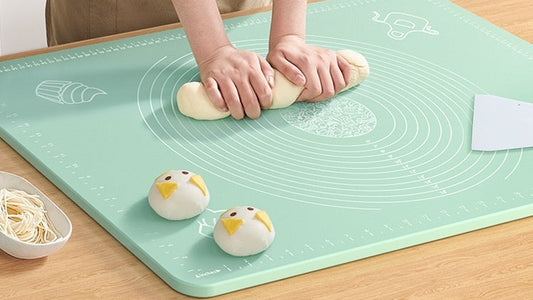 Flexible non-stick baking pad for dough preparation