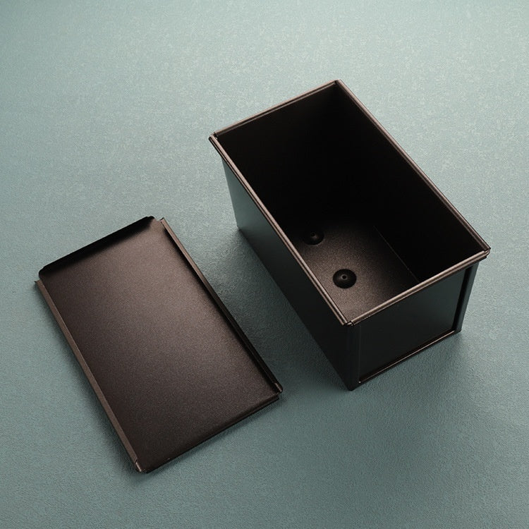 Sandwich bread mold with lid for even baking