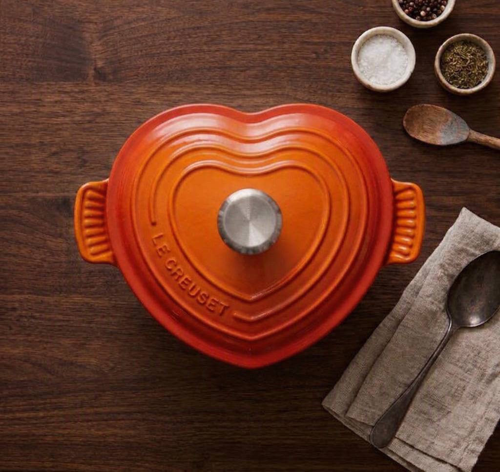 Le Creuset Heart Cocotte 20cm – Enameled Cast Iron Dutch Oven for Cooking & Baking