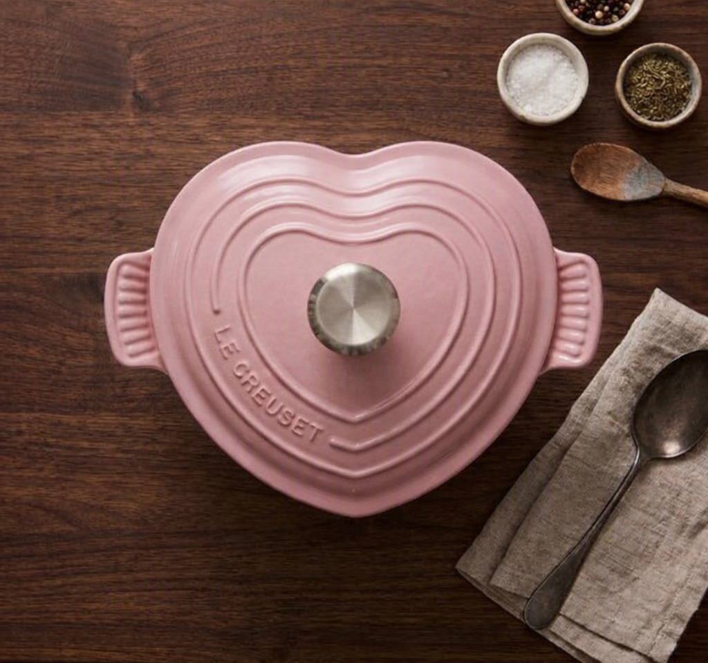 Le Creuset Heart Cocotte 20cm – Enameled Cast Iron Dutch Oven for Cooking & Baking
