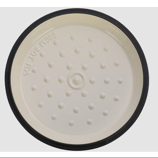 Heavy cast iron dutch oven for baking and roasting