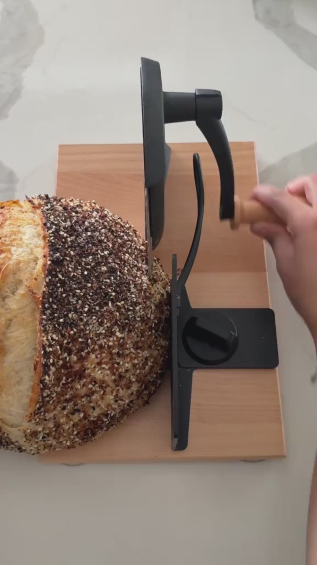 Home bread slicing tool for sourdough and artisan loaves